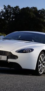 Vantage,2011,V8,Белый,Астон Мартин (Aston Martin),Тачки (Cars),Деревья,Вид Спереди,Машины