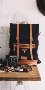 Backpack,Rucksack,Hat,Tools,Miscellanea,Miscellaneous,Cards,Cameras