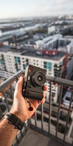 Building,Hand,Miscellanea,Miscellaneous,Roof,Roofs,City,Camera