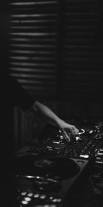 Bw,Dark,Hand,Chb,Equipment,Apparatus,Music,Dj