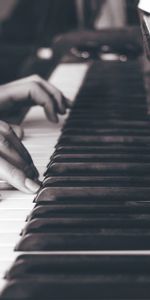 Bw,Hands,Chb,Keys,Piano,Music