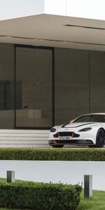 Avantage,V12,Voitures,Aston Martin