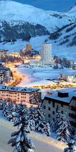 Imeuble,Bâtiment,Arbres,Neige,Villes,Montagnes