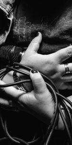 Decorations,Bw,Hands,Chb,Wire,Microphone,Music