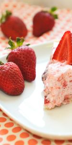 Desert,Cake,Plate,Fork,Food,Strawberry