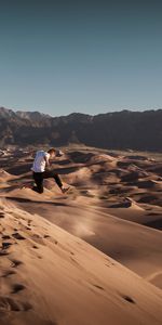 Desert,Miscellanea,Miscellaneous,Human,Person,Links,Bounce,Dunes,Sand,Jump