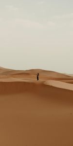 Desert,Miscellanea,Miscellaneous,Loneliness,Dunes,Lonely,Girl,Alone