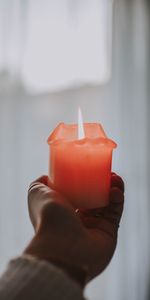 Fire,Miscellanea,Miscellaneous,Candle,Hand