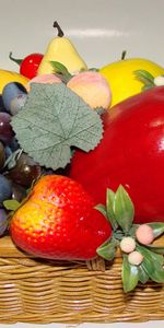 Food,Apples,Basket,Peaches,Grapes,Still Life