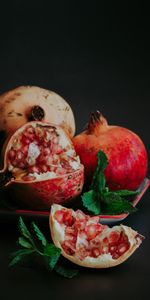 Food,Garnet,Lobule,Clove,Leaves,Fruit,Pomegranate,Still Life