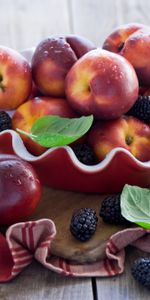 Food,Nectarines,Tablewares,Blackberry,Fruits