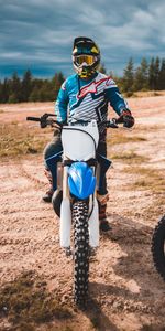 Front View,Motorcycles,Helmet,Motorcycle,Sand,Bike,Motorcyclist