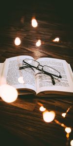 Glare,Miscellanea,Book,Spectacles,Miscellaneous,Glasses,Reading