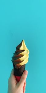 Hand,Horn,Ice Cream,Shoehorn,Food,Background