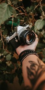 Hand,Miscellanea,Miscellaneous,Camera,Tattoo,Retro,Vintage