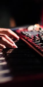 Hands,Fingers,Synthesizer,Keys,Musical Instrument,Music