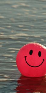 Happy,Balloon,Emoticon,Smiley,Miscellanea,Water,Miscellaneous,Smile