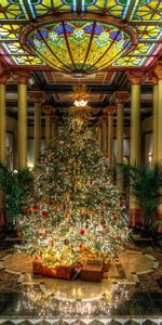 Holiday,Christmas Tree,Big,Gifts,Presents,Columns,Holidays,Christmas,Column,Hall