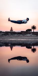 Lake,Miscellanea,Miscellaneous,Human,Person,Trick,Fall,Levitation