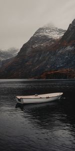 Nature,Brouillard,Lac,Un Bateau,Montagnes,Bateau