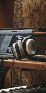 Laptop,Synthesizer,Sound Recording,Notebook,Headphones,Music