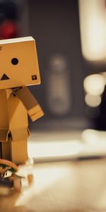 Miscellanea,Danbo,Cardboard Robot,Miscellaneous,Skateboard