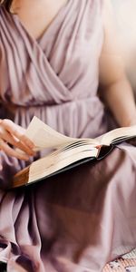 Miscellanea,Miscellaneous,Book,Dress,Hand,Reading,Girl