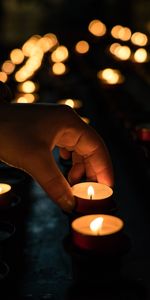 Miscellanea,Miscellaneous,Candles,Dark,Hand