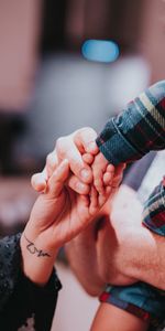 Miscellanea,Miscellaneous,Hands,Fingers,Touching,Touch,Child,Family