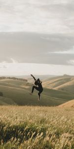 Miscellanea,Miscellaneous,Hills,Silhouette,Field,Bounce,Jump,Levitation