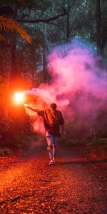 Miscellanea,Miscellaneous,Human,Person,Night,Coloured Smoke,Smoke,Glow,Colored Smoke