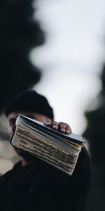 Miscellanea,Miscellaneous,Human,Person,Silhouette,Hand,Book