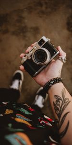 Miscellanea,Miscellaneous,Legs,Hand,Camera,Retro,Vintage,Tattoo