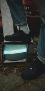 Miscellanea,Miscellaneous,Legs,Sneakers,Television Set,Jeans,Television,Screen