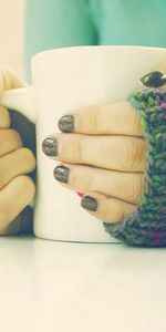 Miscellanea,Miscellaneous,Mood,Mug,Moods,Sweater,Knitted,Varnish,Fingernails,Nails,Cup,Girl