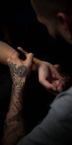 Miscellanea,Miscellaneous,Process,Tattoo Master,Tattoo Artist,Tattooist,Hands,Tattoo,Drawing,Painting