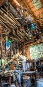 Miscellanea,Miscellaneous,Wood,Ancient,Trash,Rubbish,Wooden,Old,Room