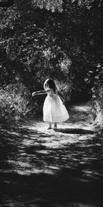 Miscellanea,Stroll,Bw,Childhood,Miscellaneous,Child,Chb,Girl