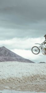 Motorcycles,Helmet,Motorcycle,Bounce,Jump