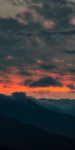 Montañas,Noche,Nubes,Oscuro,Poroso