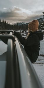 Mountains,Miscellanea,Machine,View,Landscape,Miscellaneous,Car,Girl