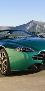 Vantage,2011,V8,Тачки (Cars),Горы,Зеленый,Астон Мартин (Aston Martin),Вид Спереди,Стиль