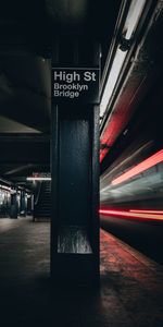 Nameplate,Plate,Words,Station,Subway,Metro,Inscription