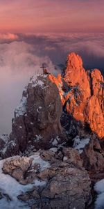 Ville,Hauteur,Mémorial,Nature,Nuages,Briller,Lumière,Tombe,Montagnes,Traverser,Neige,Monument,Croix