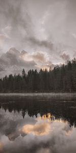 Montañas,Nubes,Lago,Orilla,Banco,Bosque,Paisaje,Naturaleza