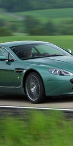 2008,Aston Martin V8 Vantage,Зеленый,Вид Сбоку,Скорость,Тачки (Cars),Природа