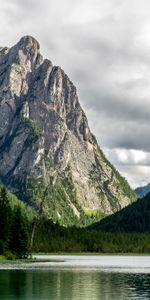 Naturaleza,Montañas,Las Rocas,Rocas,Lago,Abeto,Árboles