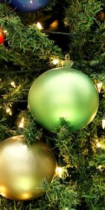 Fêtes,Décorations De Noël,Sapin De Noël,Arbre De Noël,Arcs,Fermer,Gros Plan,Jouets D’Arbre De Noël,Guirlande,Balles,Vacances,Des Balles,Guirlandes,Nouvel An,Noël