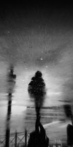 Reflection,Silhouette,Miscellanea,Miscellaneous,Asphalt,Bw,Puddle,Wet,Chb