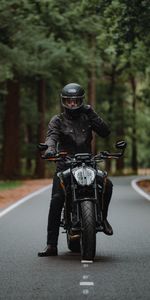 Road,Helmet,Outfit,Motorcycles,Motorcycle,Equipment,Motorcyclist